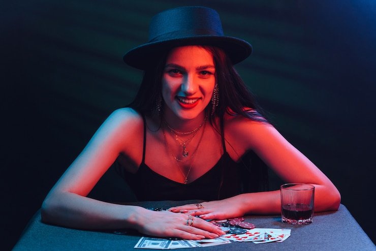 Tampilan kartu dan pilihan permainan di meja Blackjack